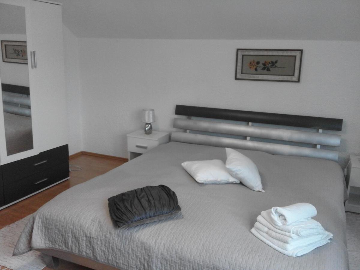Sobe Za Nocenje Gospic Hotel Ngoại thất bức ảnh